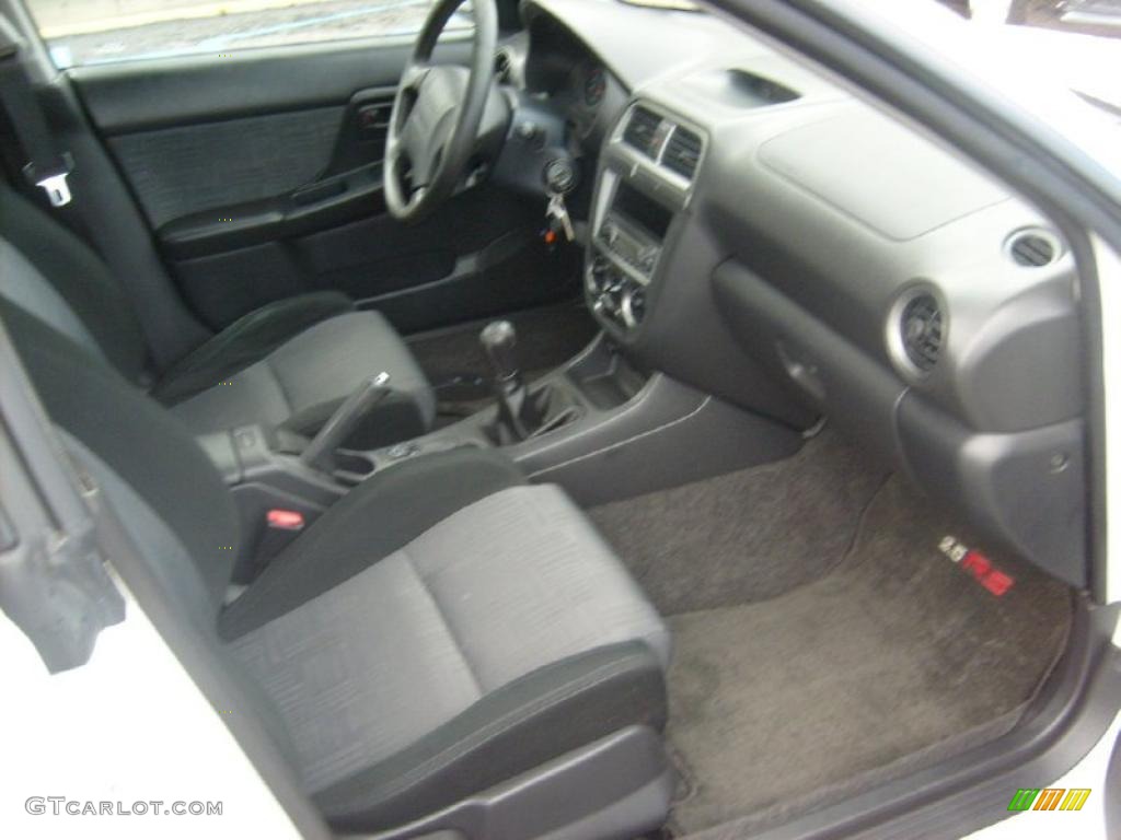 2004 Impreza 2.5 RS Sedan - Aspen White / Dark Gray photo #17