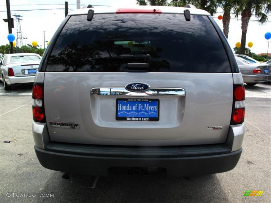 2006 Explorer XLT - Silver Birch Metallic / Stone photo #4