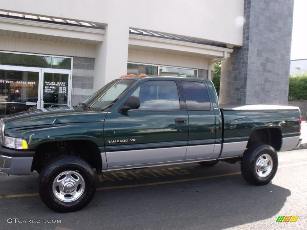 2001 Ram 2500 SLT Quad Cab 4x4 - Forest Green Pearl / Agate photo #2