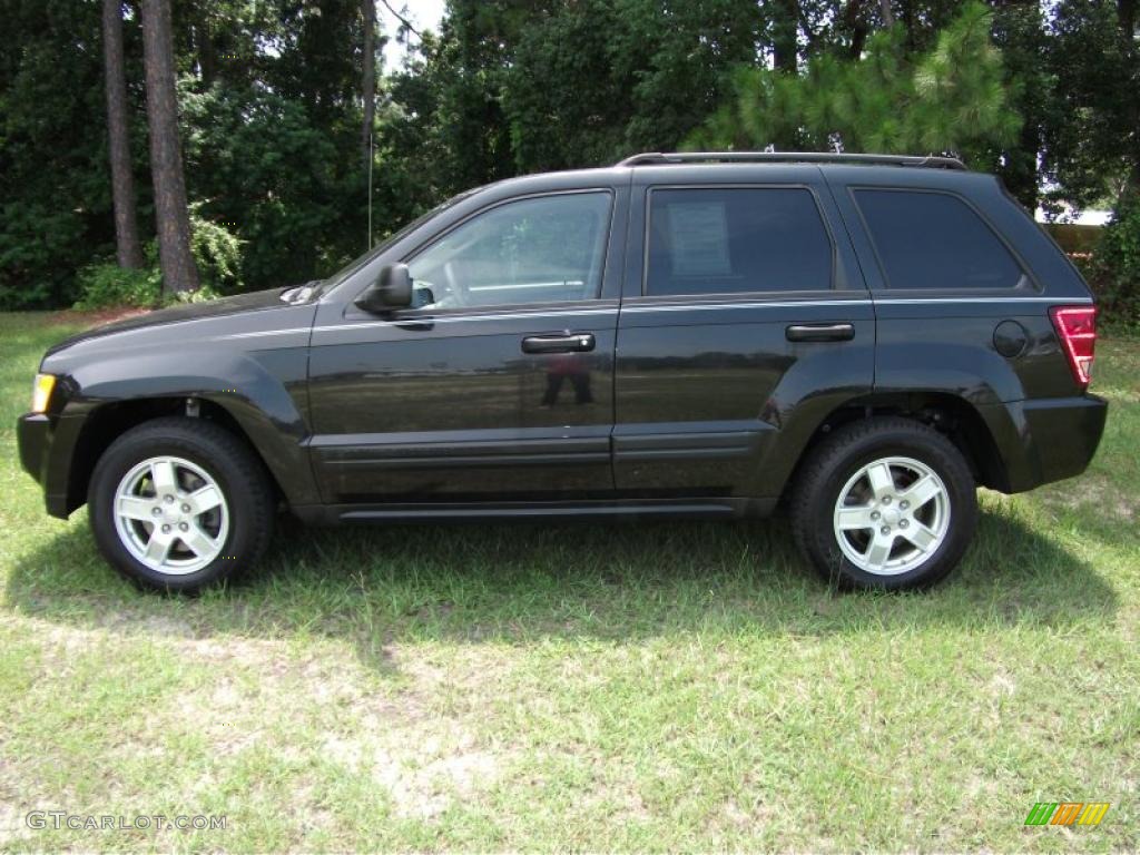 2005 Grand Cherokee Laredo - Black / Medium Slate Gray photo #1