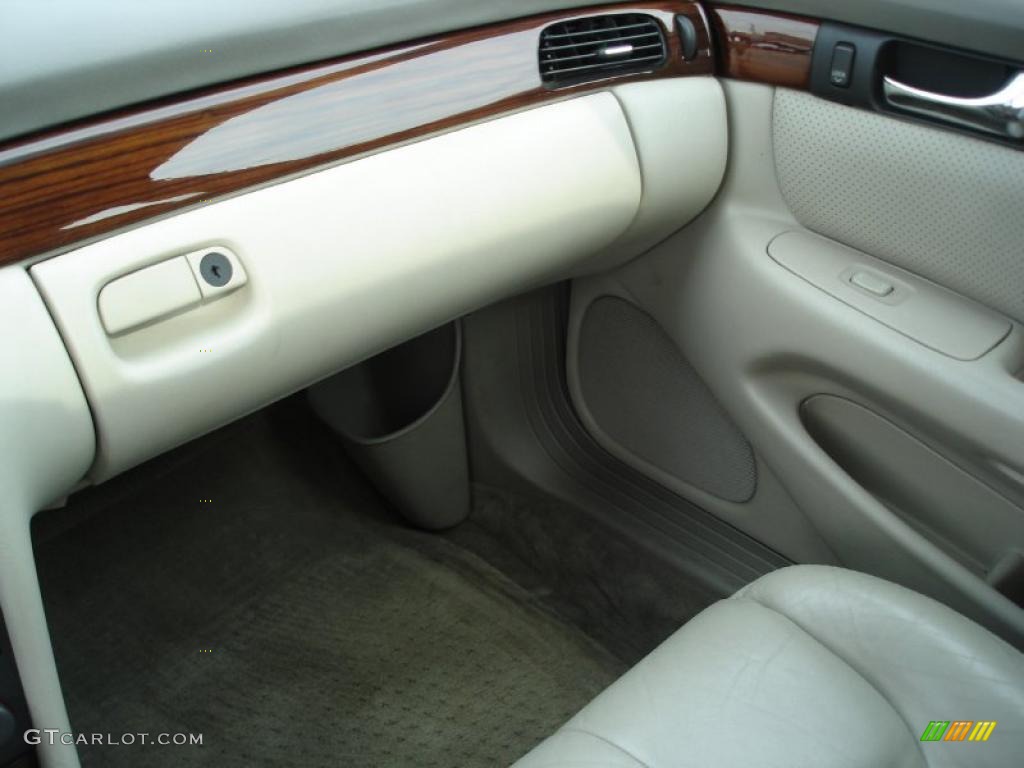 2000 Seville STS - Bronzemist / Neutral Shale photo #31