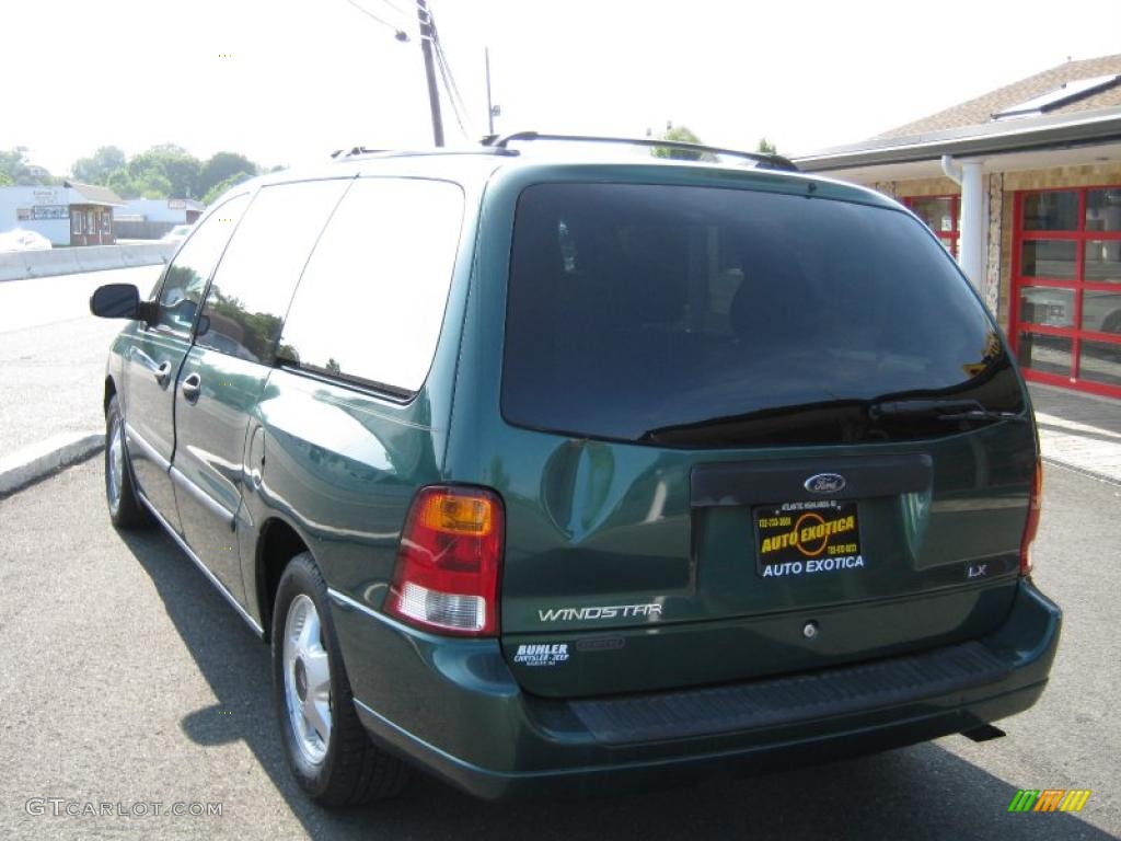 2003 Windstar LX - Tropic Green Metallic / Medium Graphite photo #2