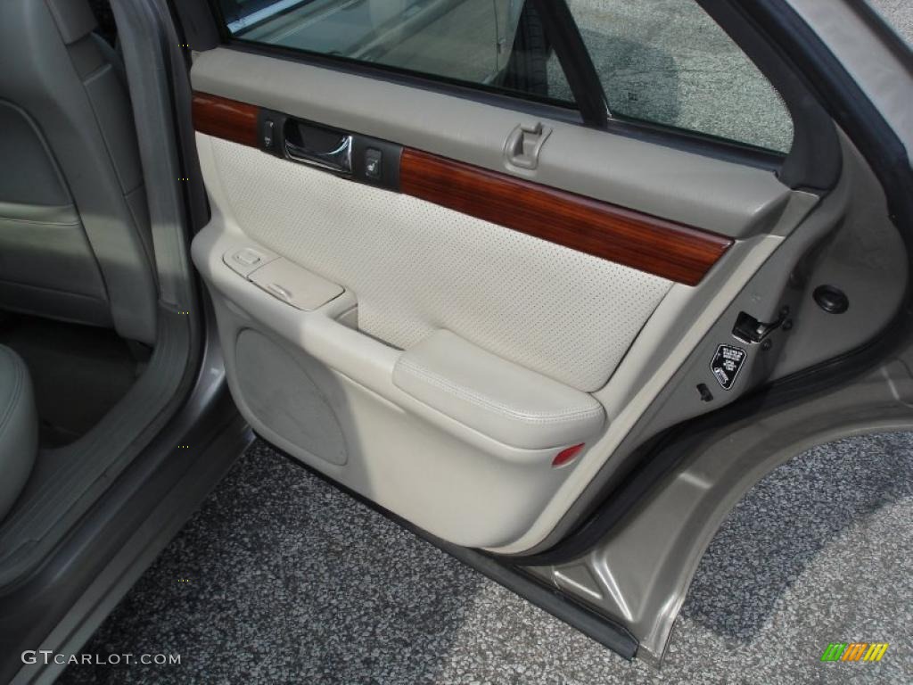2000 Seville STS - Bronzemist / Neutral Shale photo #37