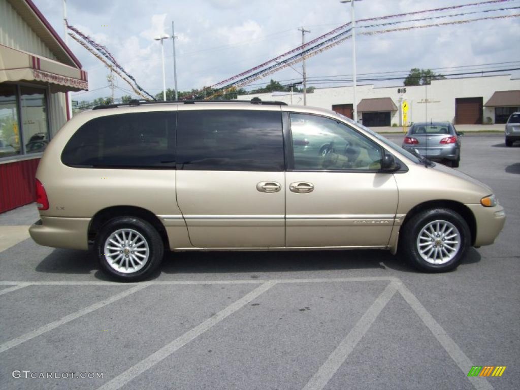 1999 Town & Country LX - Champagne Pearl / Camel photo #11