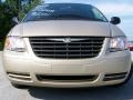 2007 Linen Gold Metallic Chrysler Town & Country   photo #2