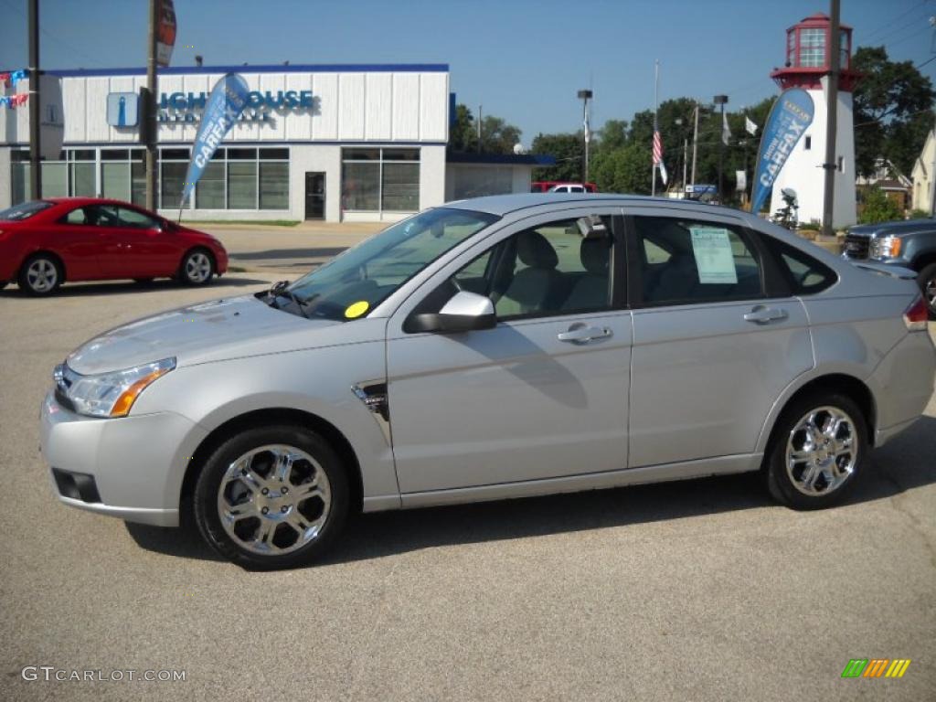 2008 Focus SES Sedan - Silver Frost Metallic / Medium Stone photo #2