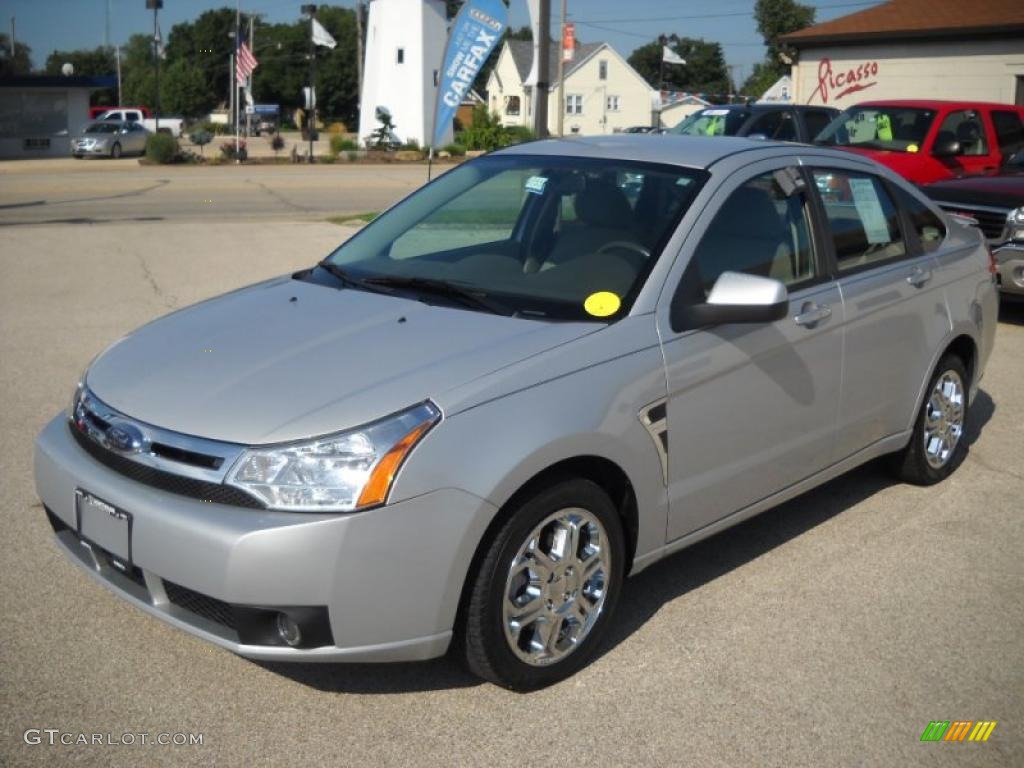 2008 Focus SES Sedan - Silver Frost Metallic / Medium Stone photo #3