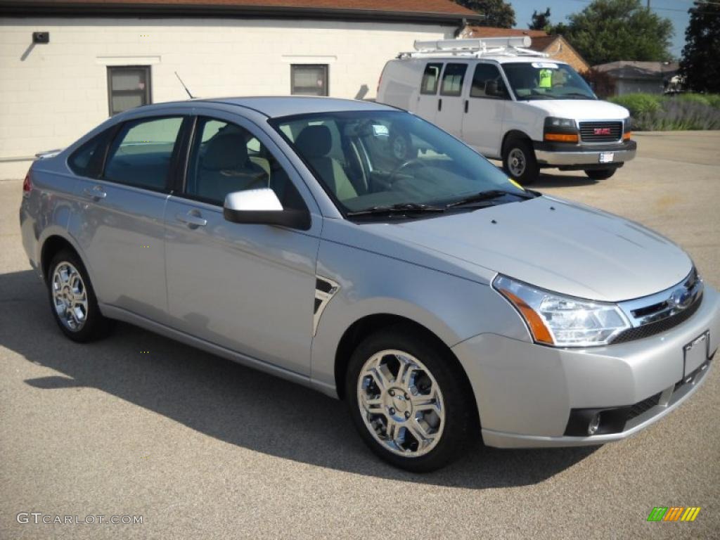 2008 Focus SES Sedan - Silver Frost Metallic / Medium Stone photo #6