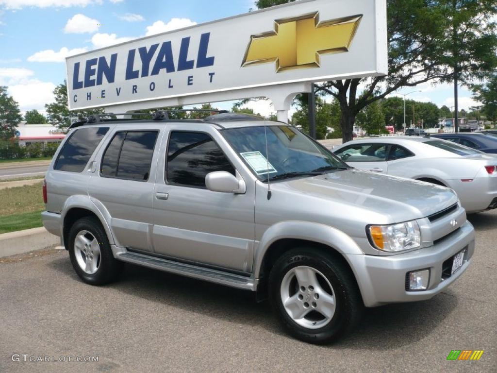 2002 QX4  - Brilliant Silver Metallic / Graphite photo #1