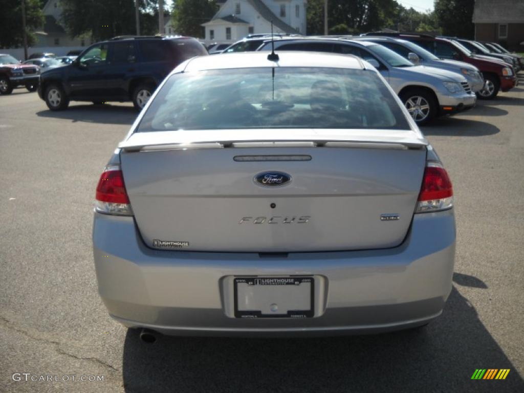 2008 Focus SES Sedan - Silver Frost Metallic / Medium Stone photo #8