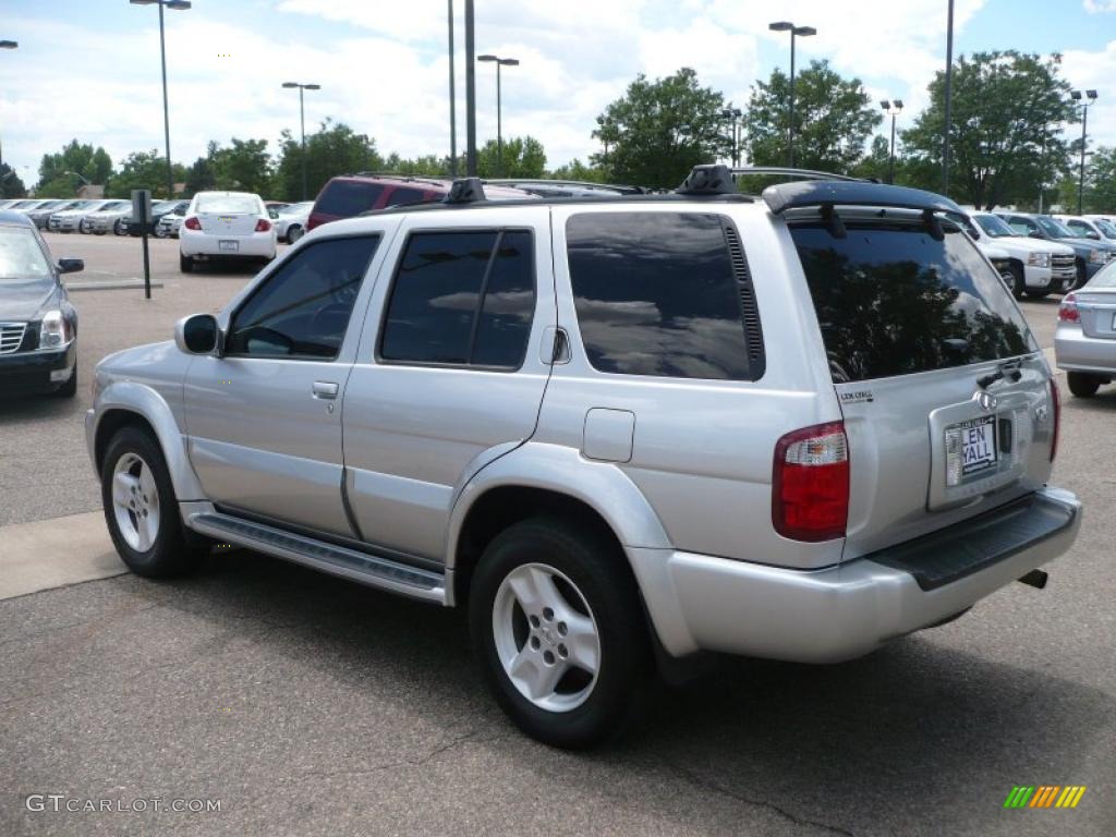 2002 QX4  - Brilliant Silver Metallic / Graphite photo #4