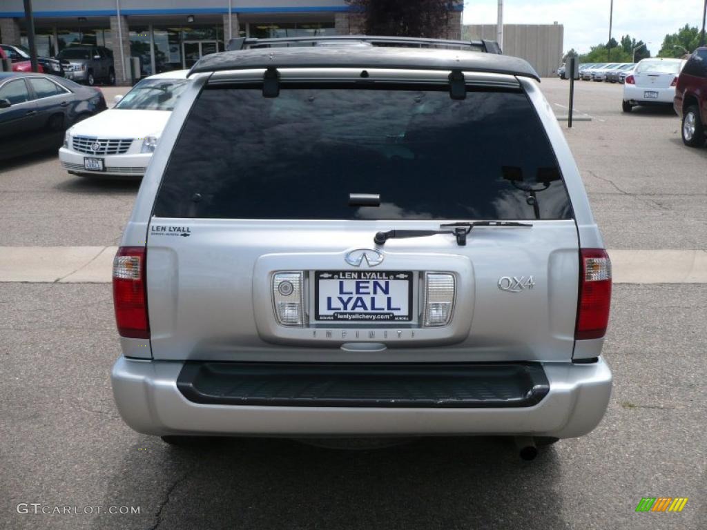 2002 QX4  - Brilliant Silver Metallic / Graphite photo #5