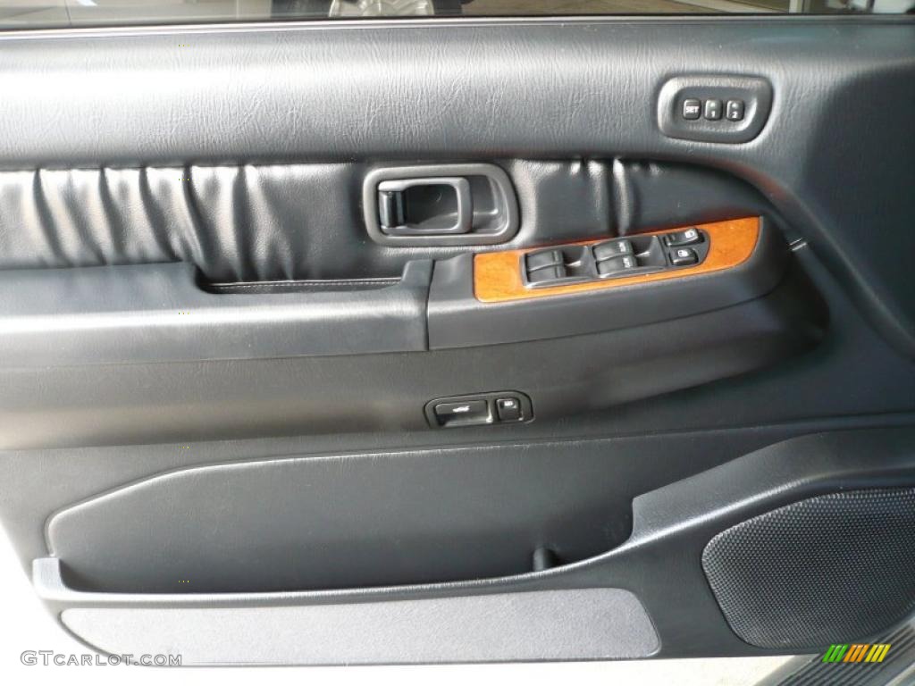 2002 QX4  - Brilliant Silver Metallic / Graphite photo #7