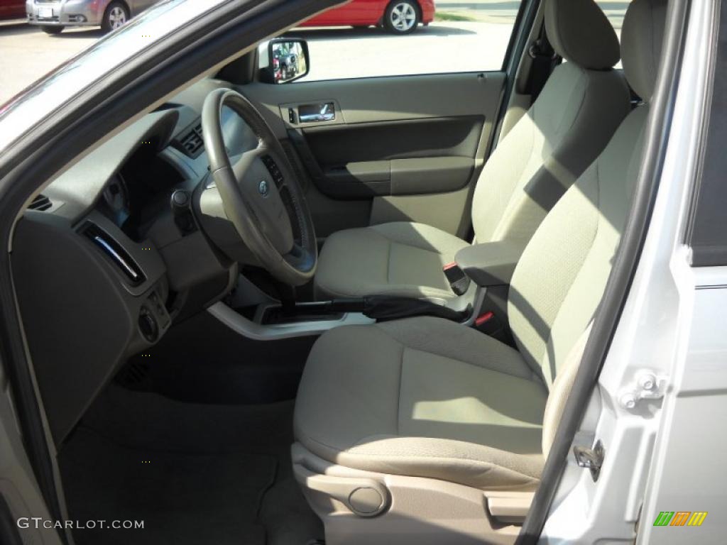 2008 Focus SES Sedan - Silver Frost Metallic / Medium Stone photo #13