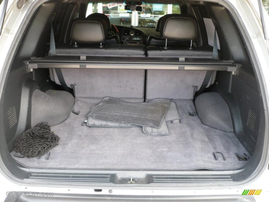 2002 QX4  - Brilliant Silver Metallic / Graphite photo #12