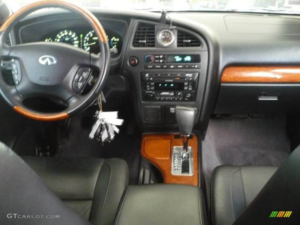 2002 QX4  - Brilliant Silver Metallic / Graphite photo #16