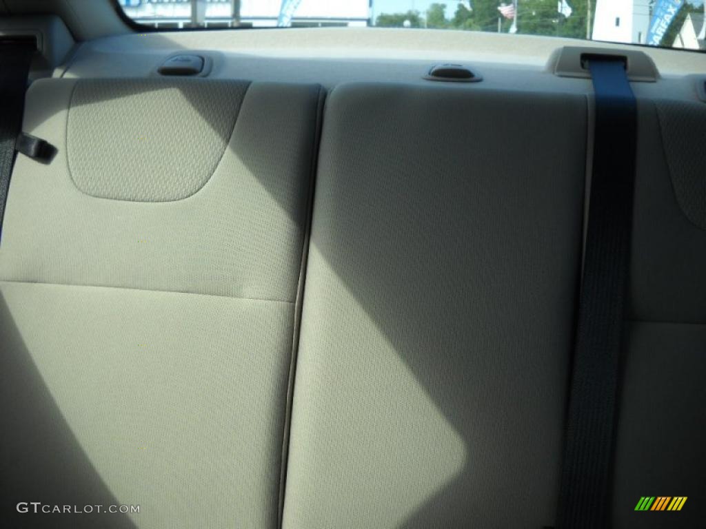 2008 Focus SES Sedan - Silver Frost Metallic / Medium Stone photo #23