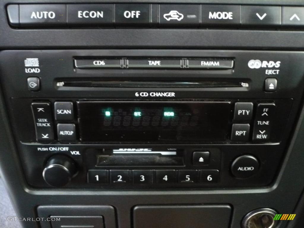 2002 QX4  - Brilliant Silver Metallic / Graphite photo #25