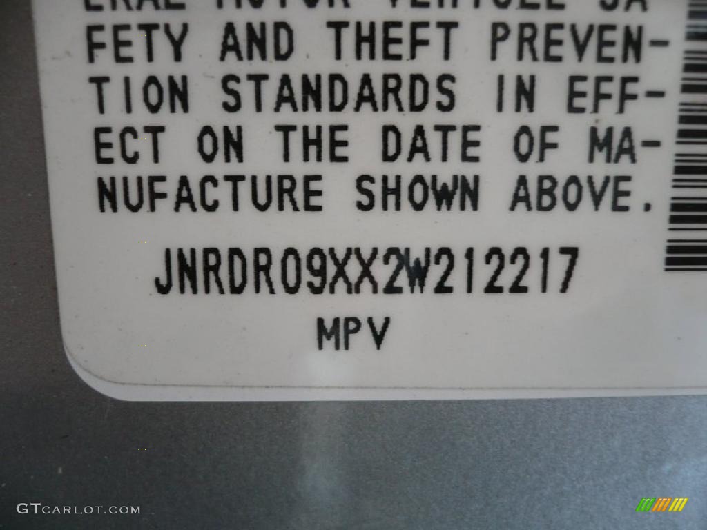 2002 QX4  - Brilliant Silver Metallic / Graphite photo #32