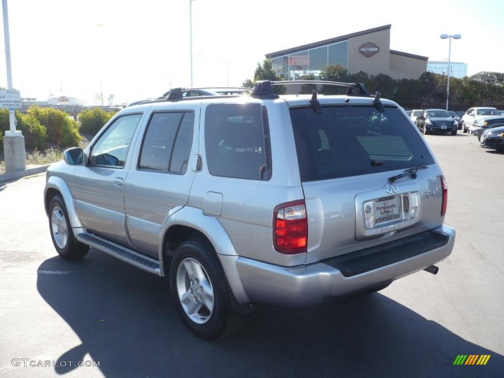 2002 QX4 4x4 - Brilliant Silver Metallic / Stone Beige photo #4