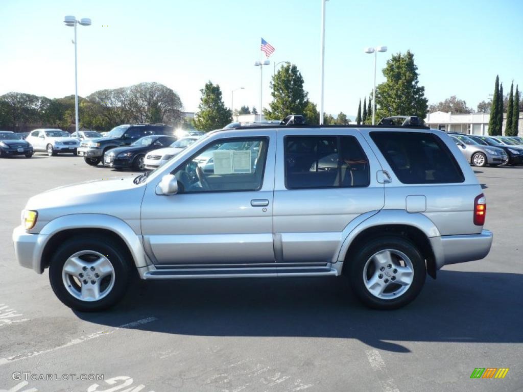 2002 QX4 4x4 - Brilliant Silver Metallic / Stone Beige photo #8