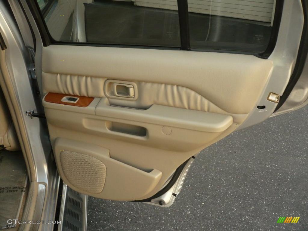 2002 QX4 4x4 - Brilliant Silver Metallic / Stone Beige photo #17