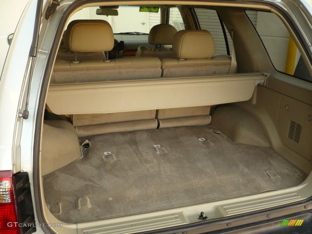 2002 QX4 4x4 - Brilliant Silver Metallic / Stone Beige photo #18