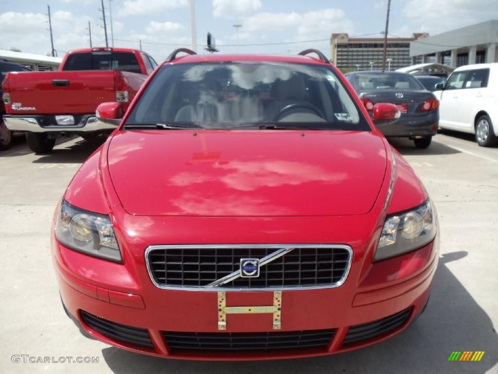 2007 V50 2.4i - Passion Red / Dark Beige/Quartz photo #2