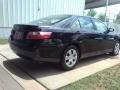Black - Camry LE Photo No. 16