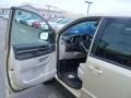 White Gold Pearl - Grand Caravan SE Photo No. 14