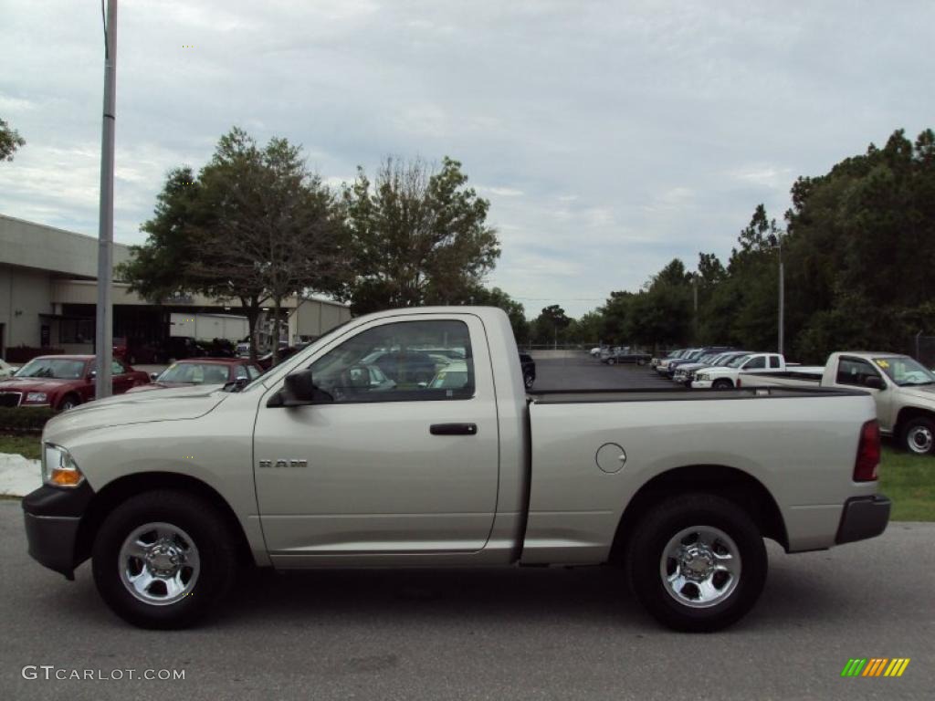 2009 Ram 1500 ST Regular Cab - Light Graystone Pearl / Dark Slate/Medium Graystone photo #2