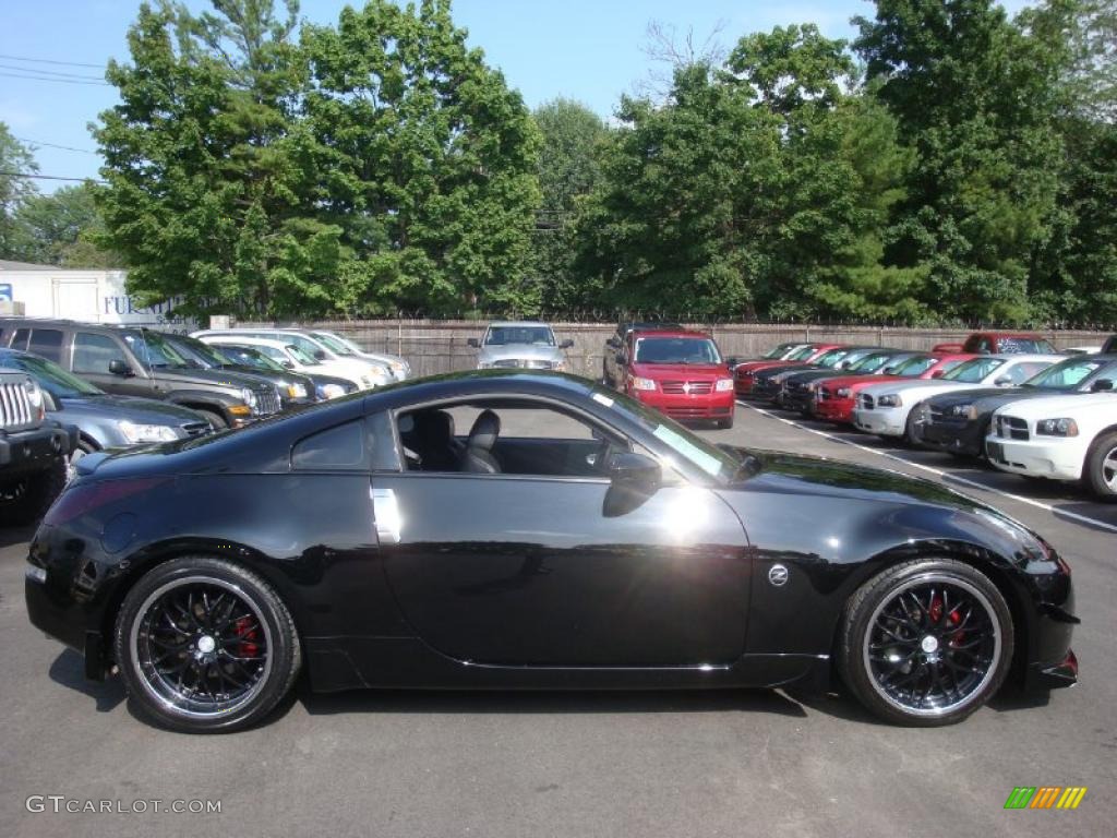 2004 350Z Touring Coupe - Super Black / Charcoal photo #7