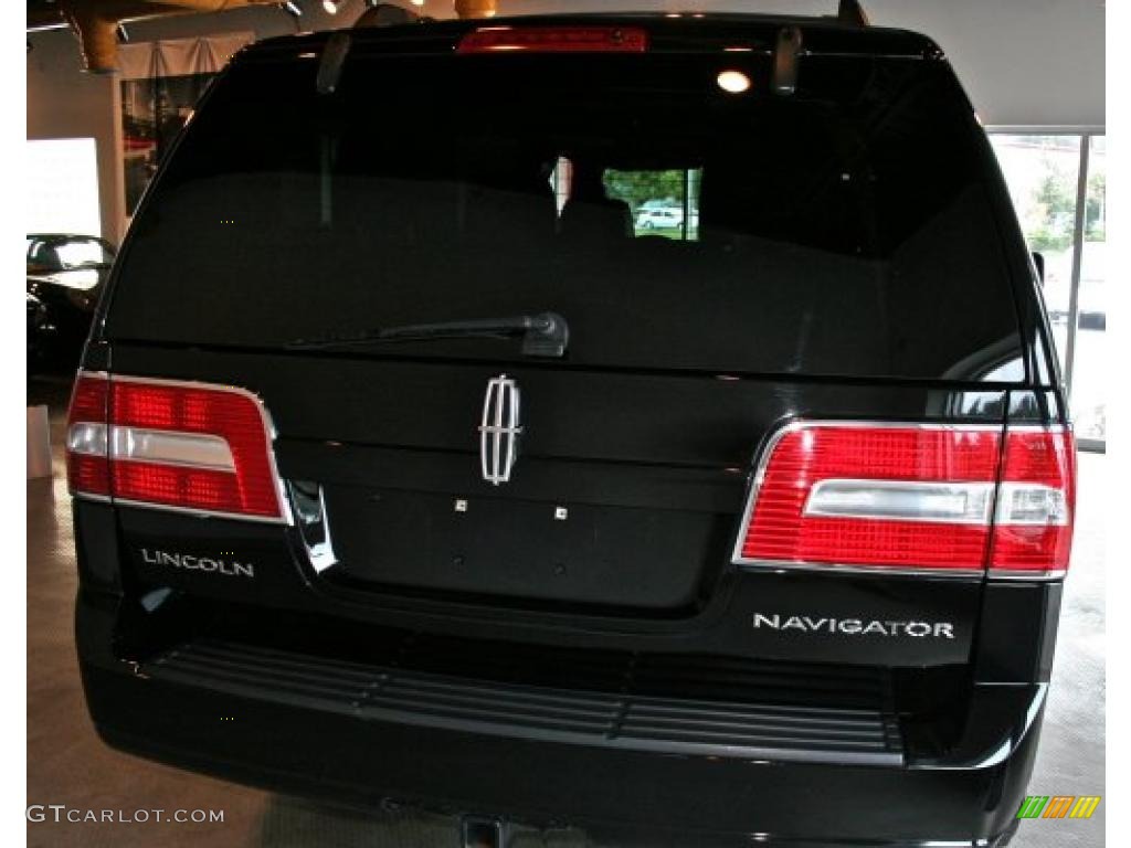 2007 Navigator Luxury - Black / Charcoal photo #11