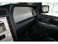 2007 Black Lincoln Navigator Luxury  photo #29