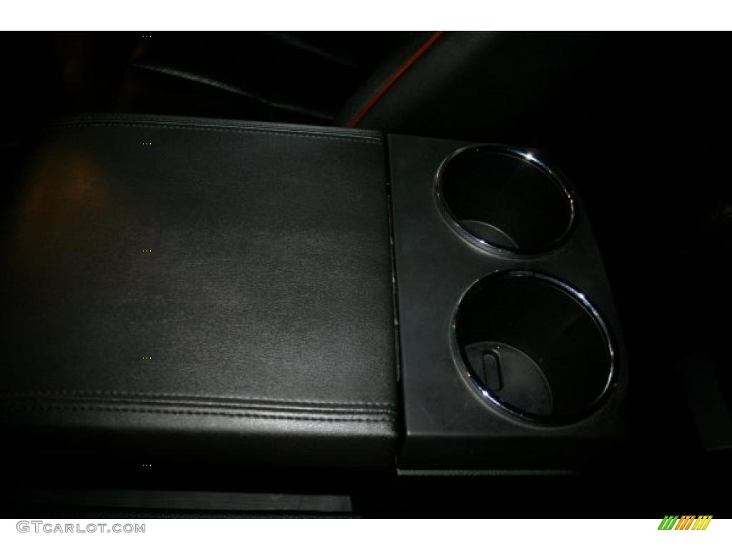 2007 Navigator Luxury - Black / Charcoal photo #30