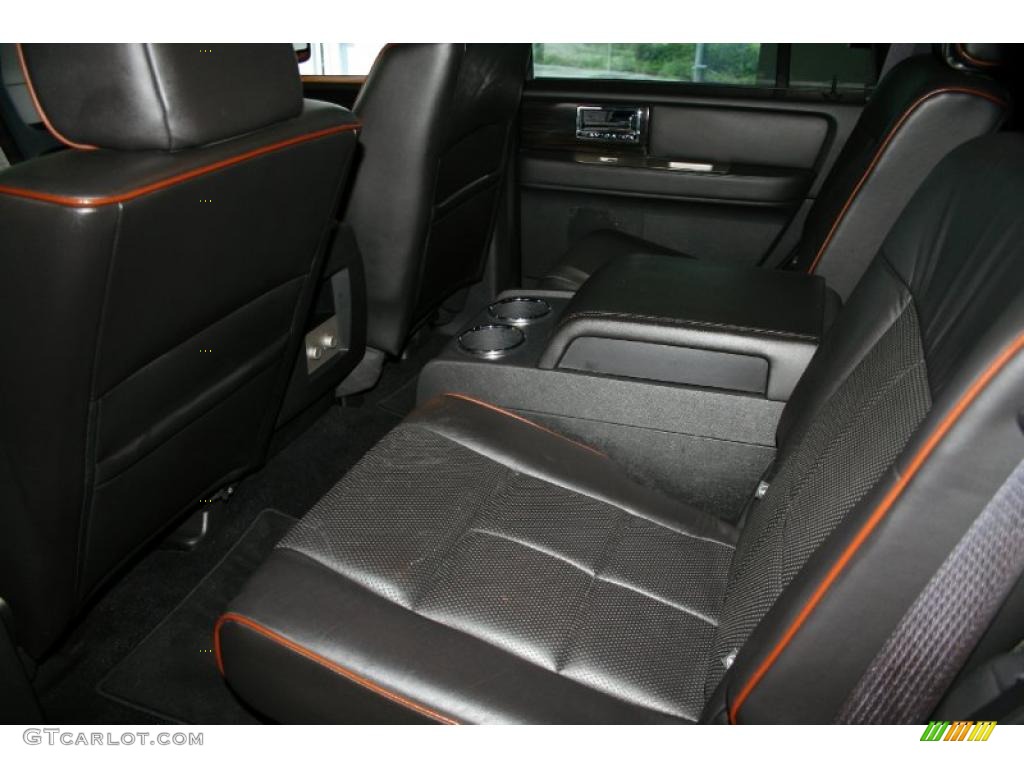 2007 Navigator Luxury - Black / Charcoal photo #61