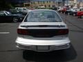 Ultra Silver Metallic - Sunfire SE Sedan Photo No. 4