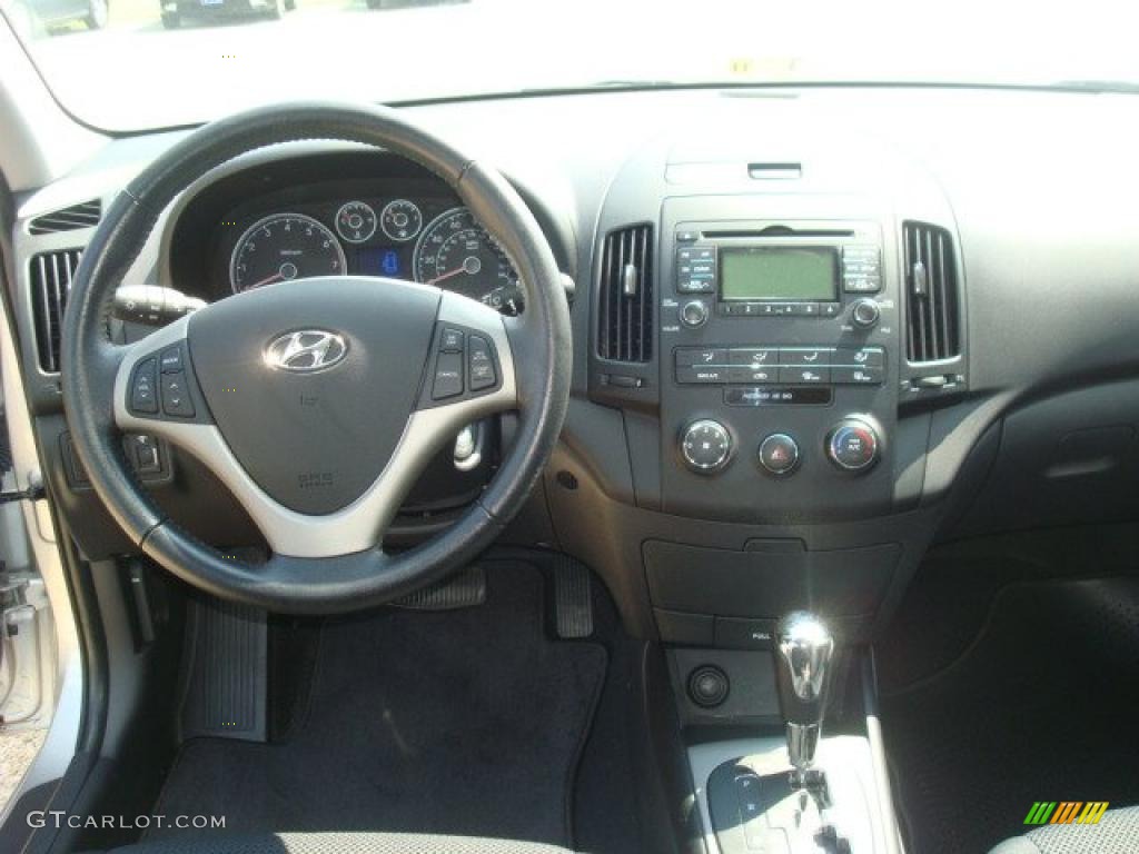 2009 Elantra Touring - Quicksilver / Black photo #13