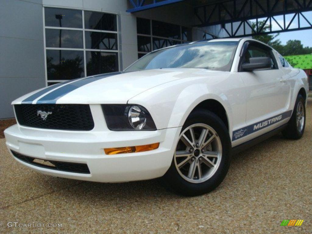 2005 Mustang V6 Deluxe Coupe - Performance White / Medium Parchment photo #1