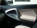 Super White - RAV4 I4 Photo No. 17