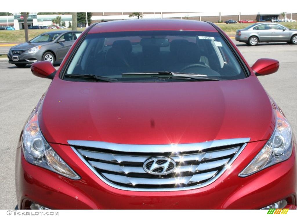 2011 Sonata SE - Venetian Red / Black photo #8