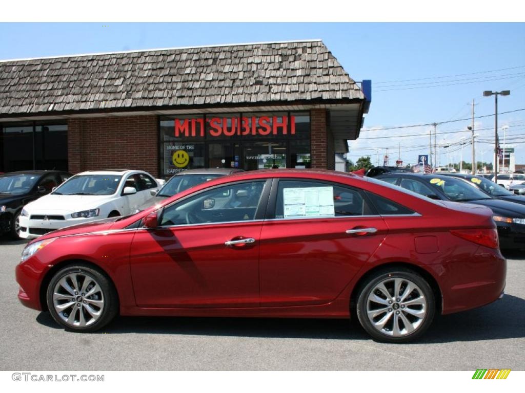 2011 Sonata SE - Venetian Red / Black photo #12