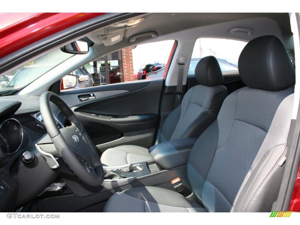 2011 Sonata SE - Venetian Red / Black photo #18