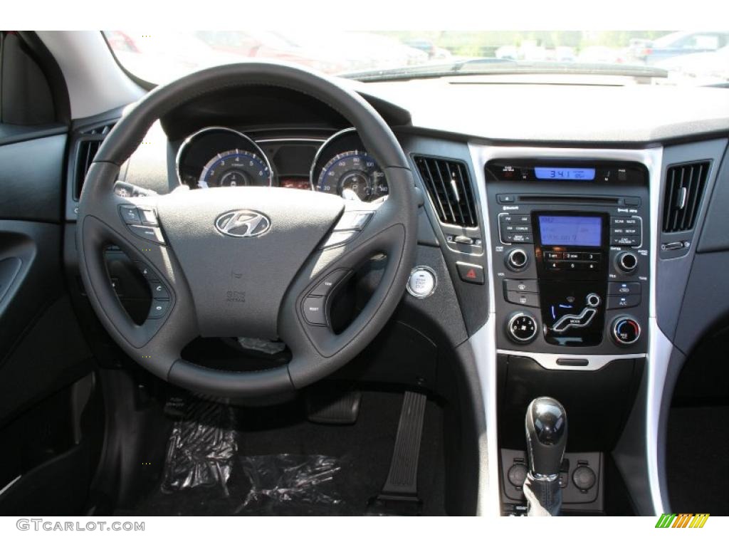 2011 Sonata SE - Venetian Red / Black photo #22