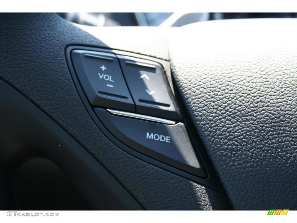 2011 Sonata SE - Venetian Red / Black photo #26