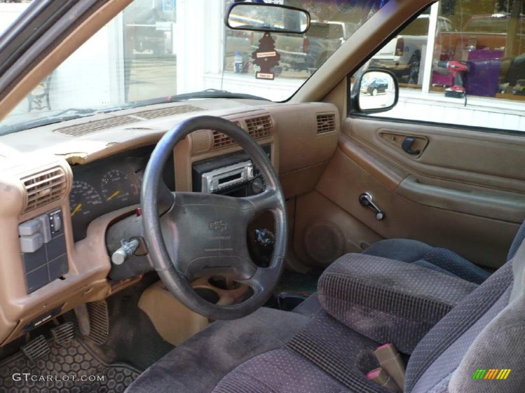 1996 S10 Regular Cab - Emerald Green Metallic / Beige photo #7