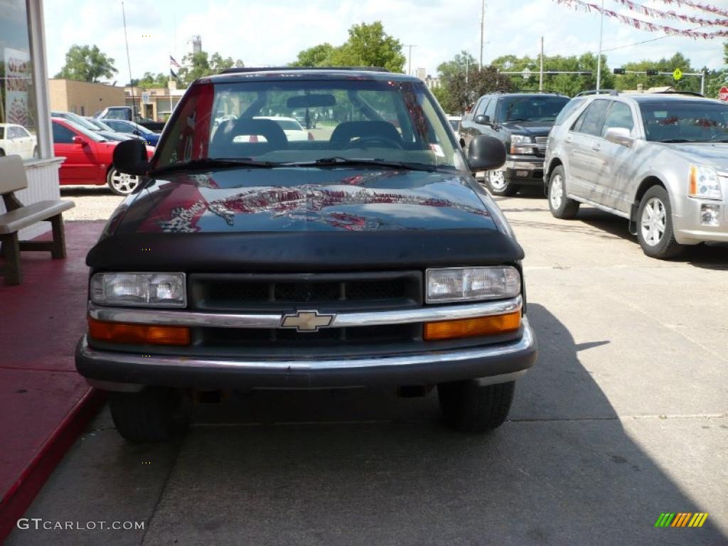 1996 S10 Regular Cab - Emerald Green Metallic / Beige photo #15