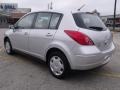 Brilliant Silver - Versa 1.8 S Hatchback Photo No. 3