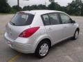 Brilliant Silver - Versa 1.8 S Hatchback Photo No. 5