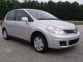 Brilliant Silver - Versa 1.8 S Hatchback Photo No. 7